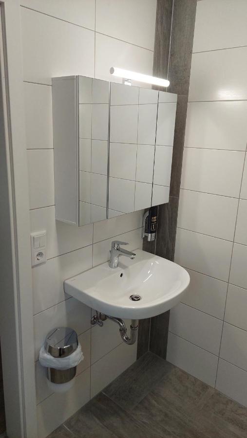 Gasthof Und Hotel Roter Hirsch Claußnitz Екстериор снимка