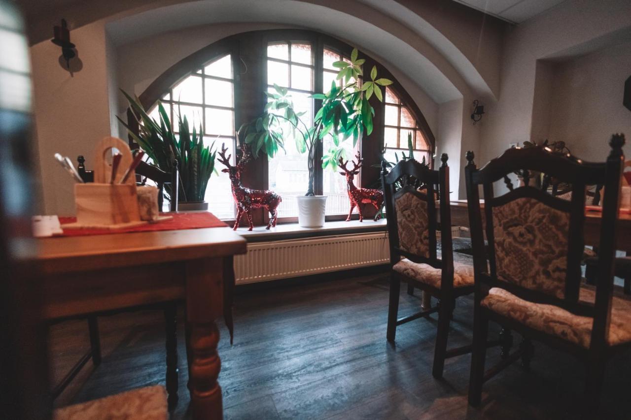 Gasthof Und Hotel Roter Hirsch Claußnitz Екстериор снимка