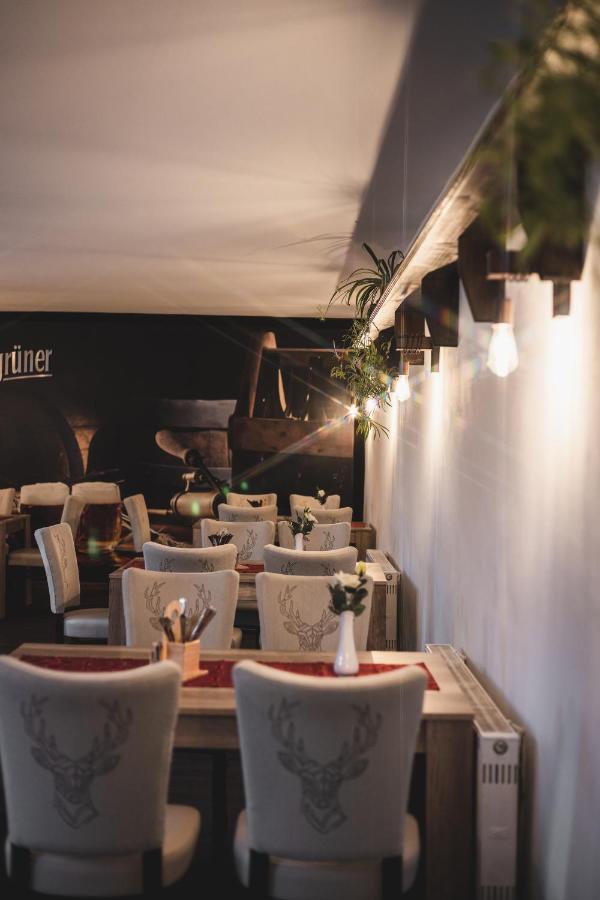 Gasthof Und Hotel Roter Hirsch Claußnitz Екстериор снимка
