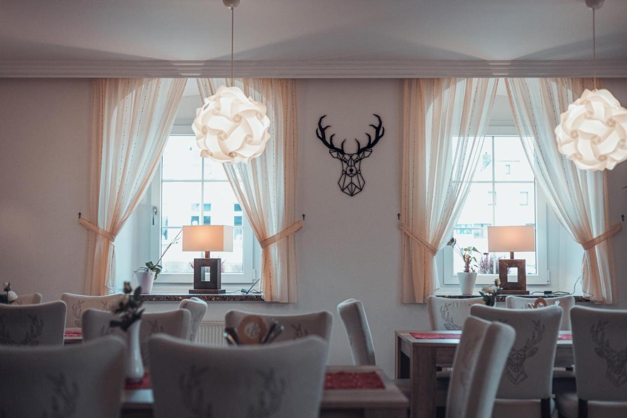 Gasthof Und Hotel Roter Hirsch Claußnitz Екстериор снимка