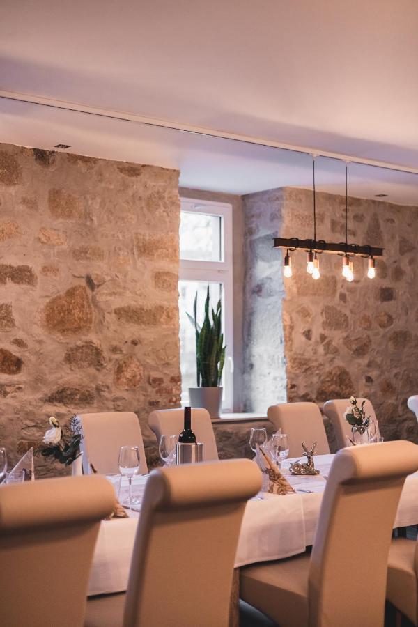 Gasthof Und Hotel Roter Hirsch Claußnitz Екстериор снимка