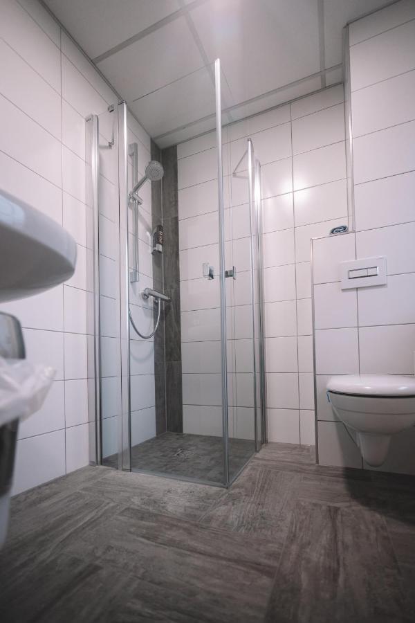 Gasthof Und Hotel Roter Hirsch Claußnitz Екстериор снимка