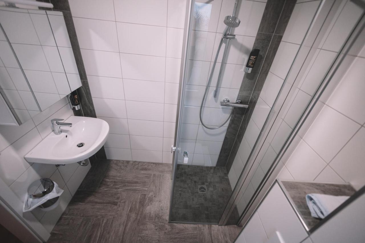 Gasthof Und Hotel Roter Hirsch Claußnitz Екстериор снимка