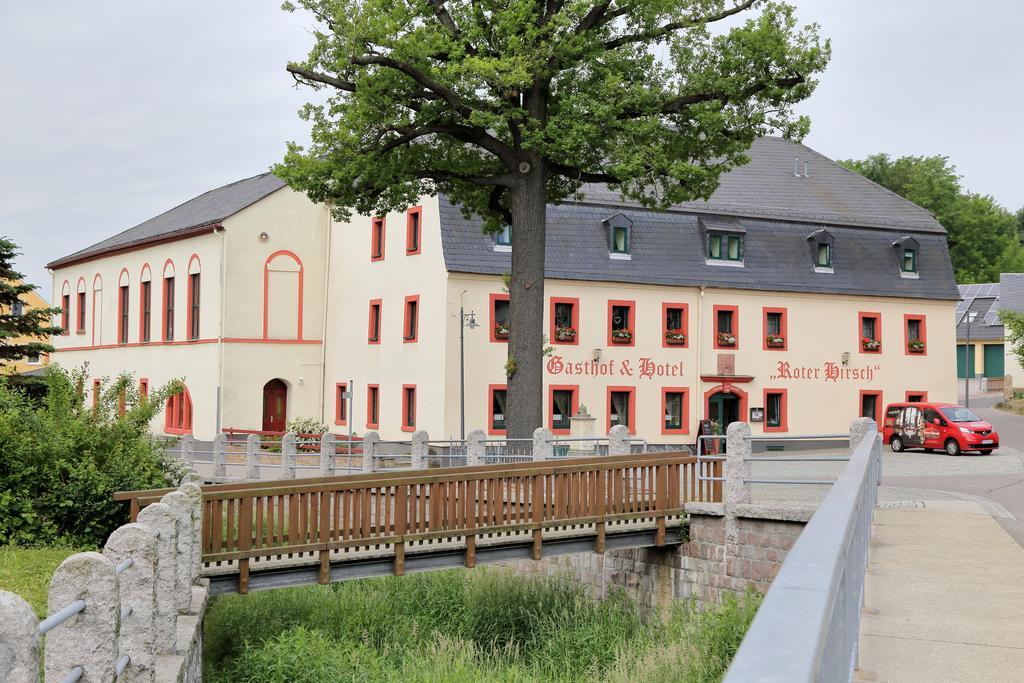Gasthof Und Hotel Roter Hirsch Claußnitz Екстериор снимка
