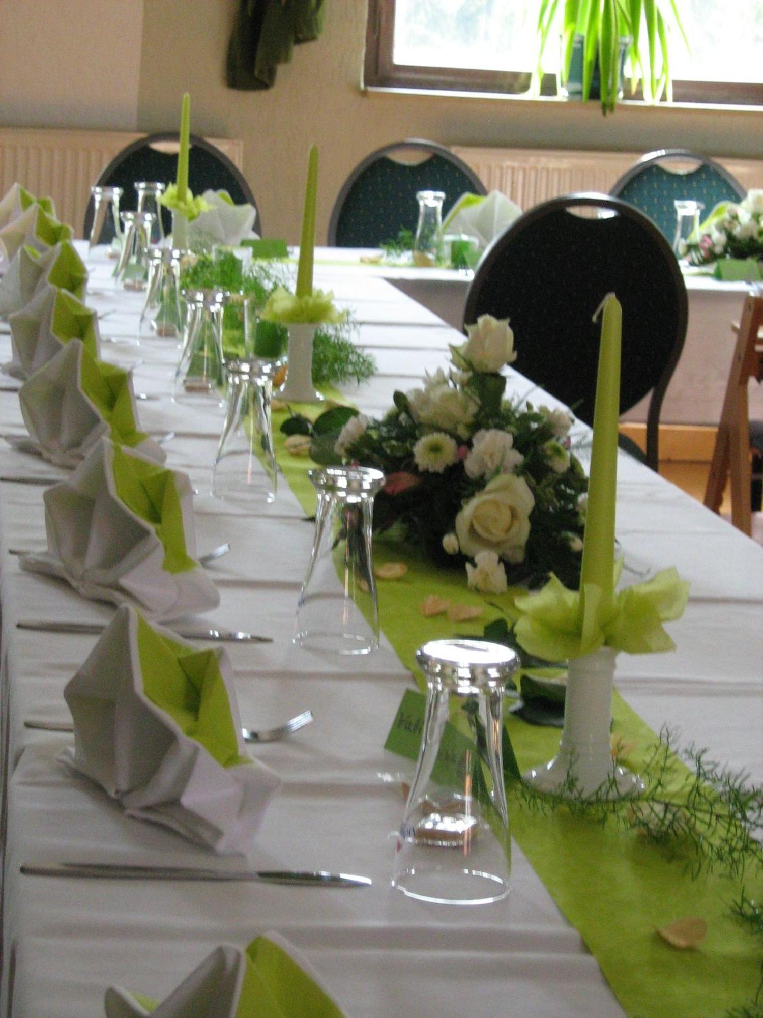 Gasthof Und Hotel Roter Hirsch Claußnitz Екстериор снимка