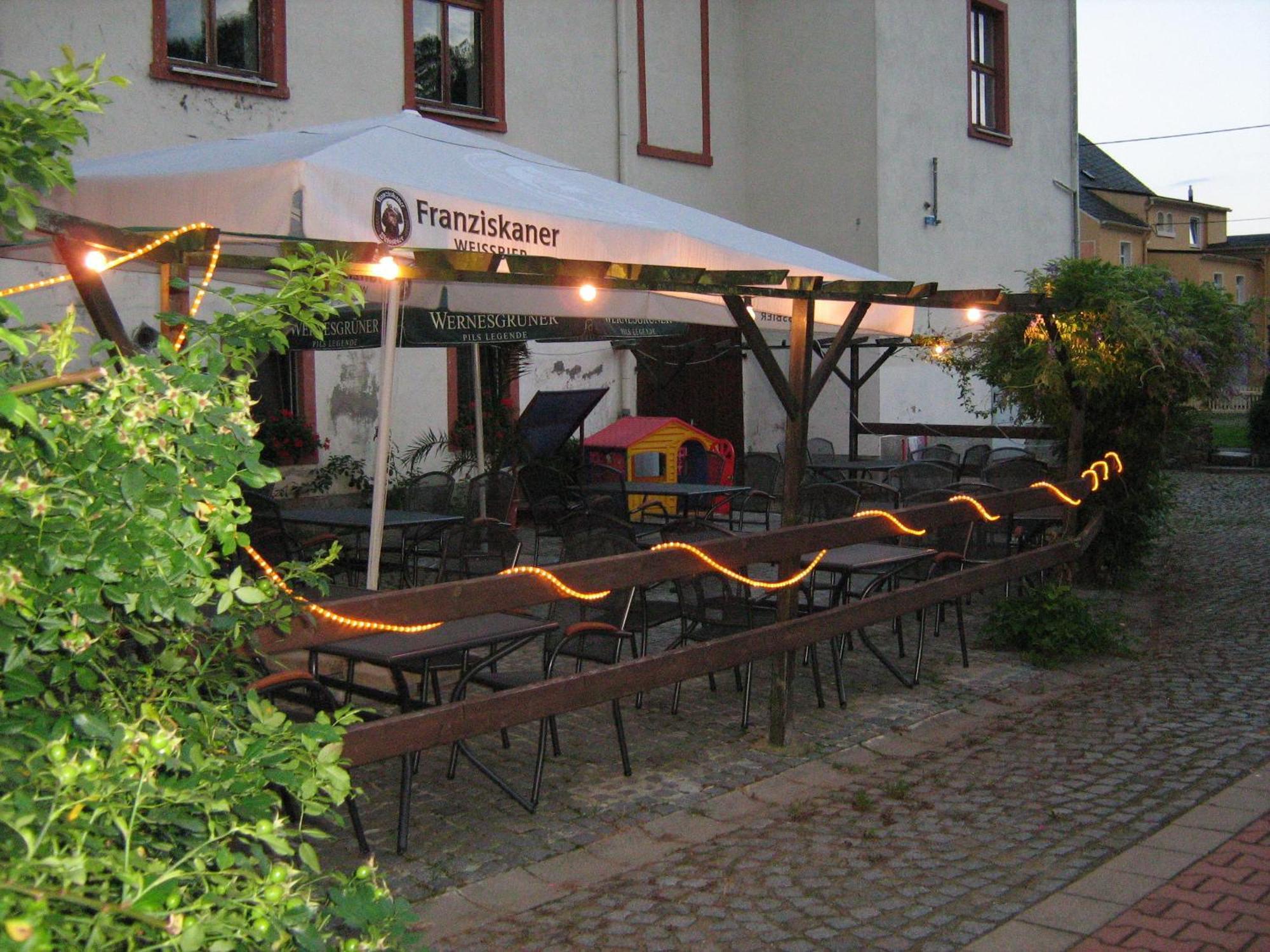 Gasthof Und Hotel Roter Hirsch Claußnitz Екстериор снимка